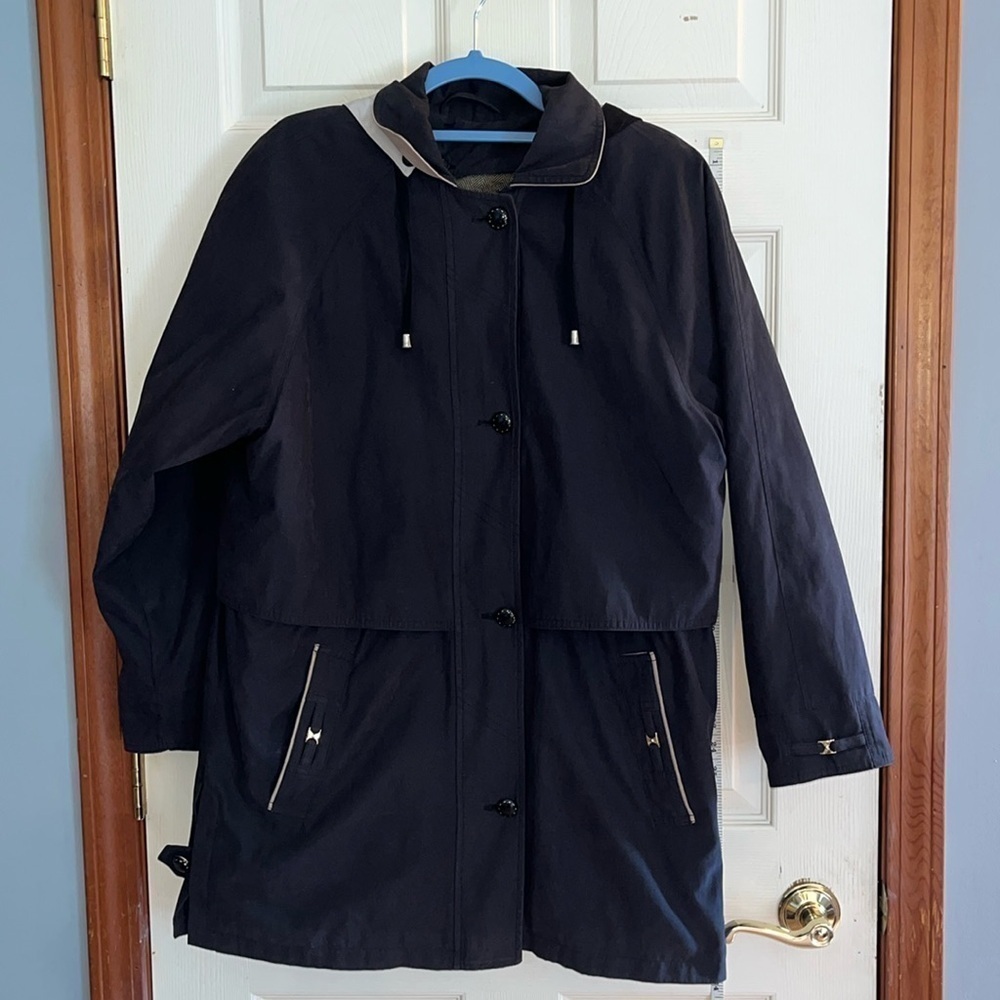 VTG-Hudson Place-M-black-Removable lining hooded jacket/coat with cinched waist.